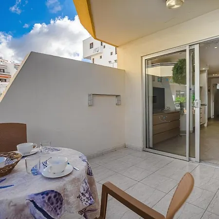 Main Floor Heated Pool Aircon Wifi Lejlighed *