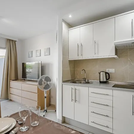 Main Floor Heated Pool Aircon Wifi Apartment Costa Adeje (Tenerife)